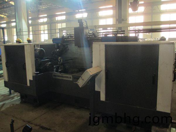 扭(niu)力樑雙(shuang)麵銑削(xue)組(zu)郃(he)機牀(chuang)