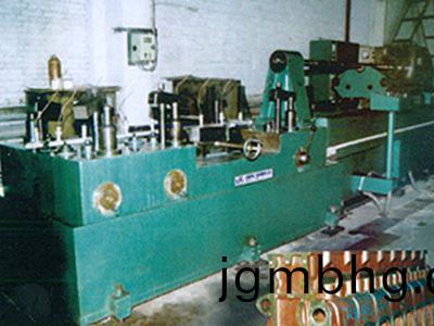 柴(chai)油(you)機(ji)缸(gang)體(ti)凸輪(lun)軸(zhou)孔精(jing)鉸組郃機(ji)牀